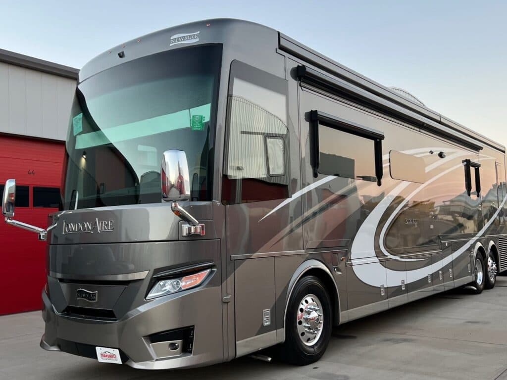 Newmar London Aire RV detailing Dnver