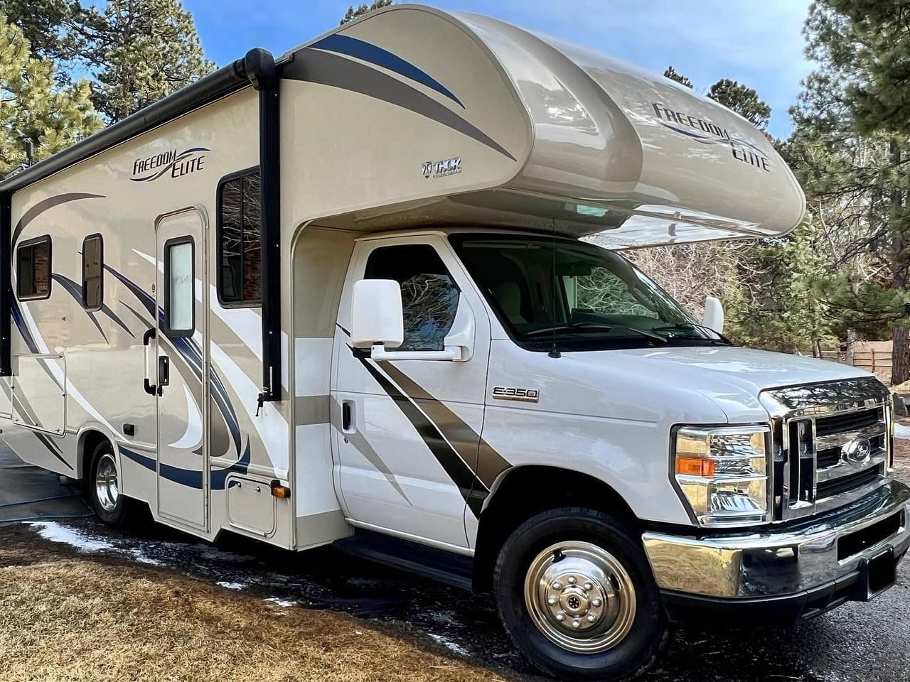 Freedom Elite RV detailing
